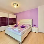 Apartment Sunny View - Seaside With Garage Burgas